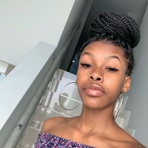 Meet your Posher, Savannah